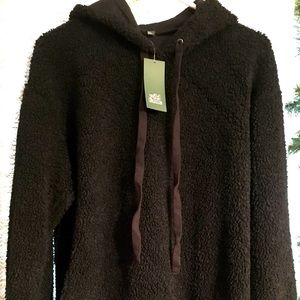 Wild fable women’s fuzzy black sweatshirt